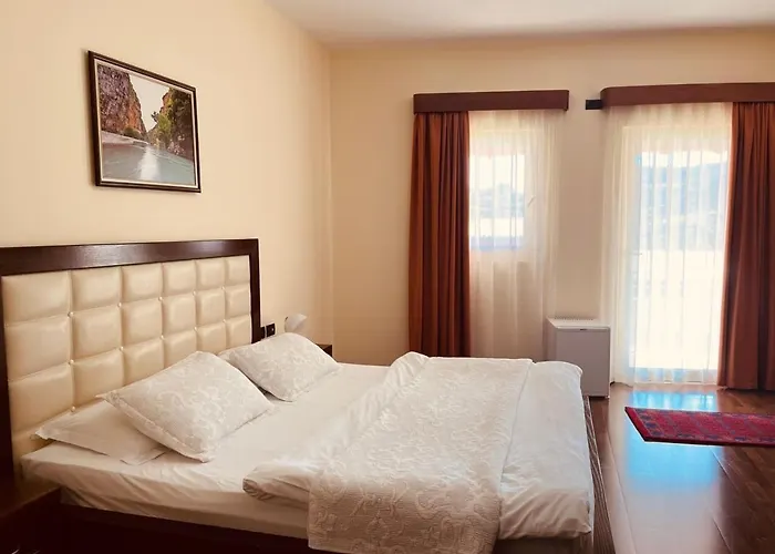 Kanione Hotel Cerenisht