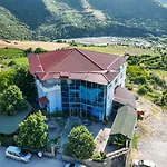 Kanione Hotel Cerenisht