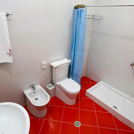 Kanione فندق Cerenisht