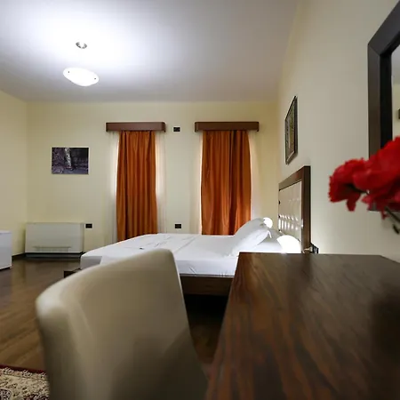 Kanione Hotel Cerenisht