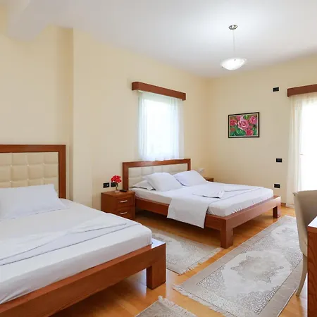 Kanione فندق Cerenisht