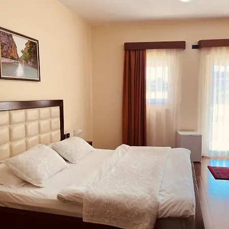 Kanione Hotel Cerenisht