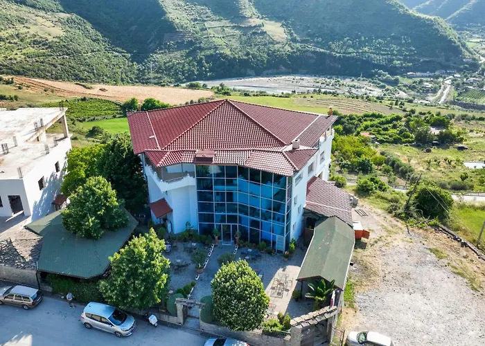 Kanione Hotel Cerenisht